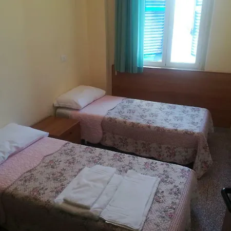 Valente Hotel